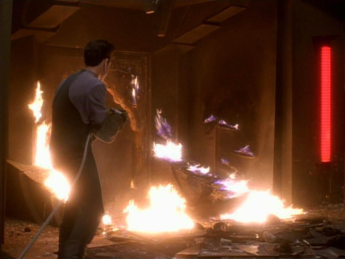 extant_StarTrekDS9_1x20-InTheHandsOfTheProphets_02459.jpg