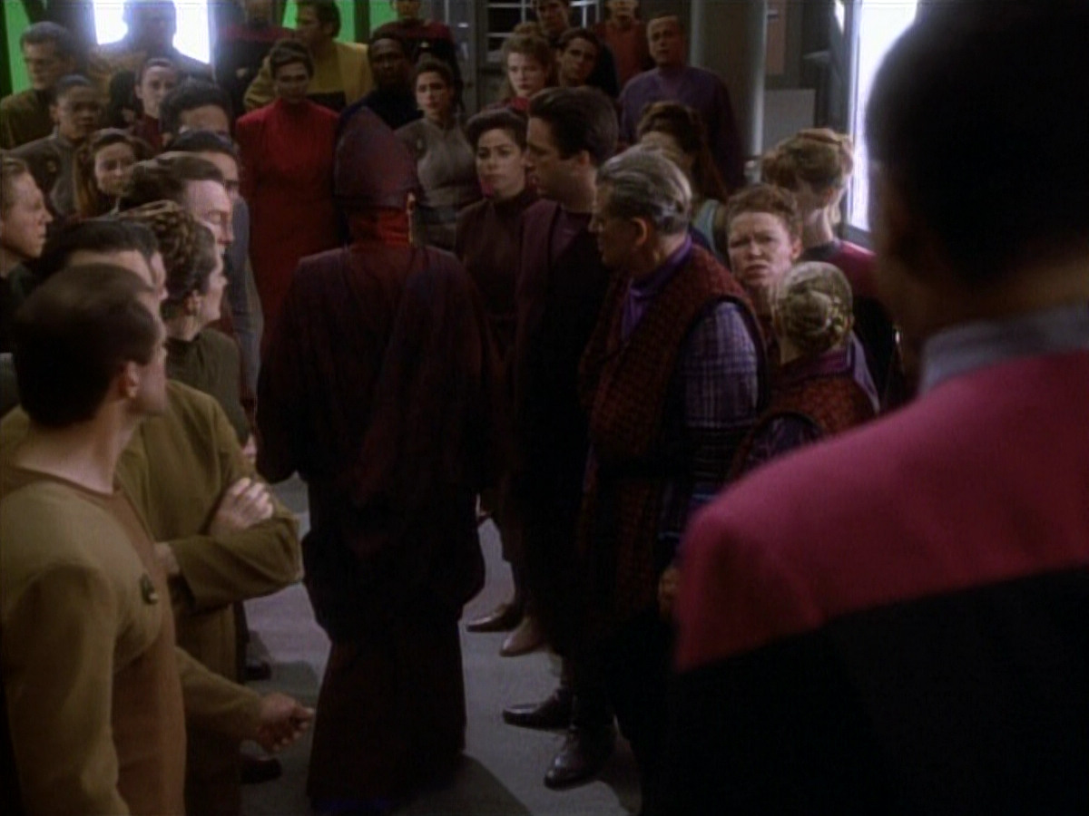 extant_StarTrekDS9_1x20-InTheHandsOfTheProphets_02552.jpg