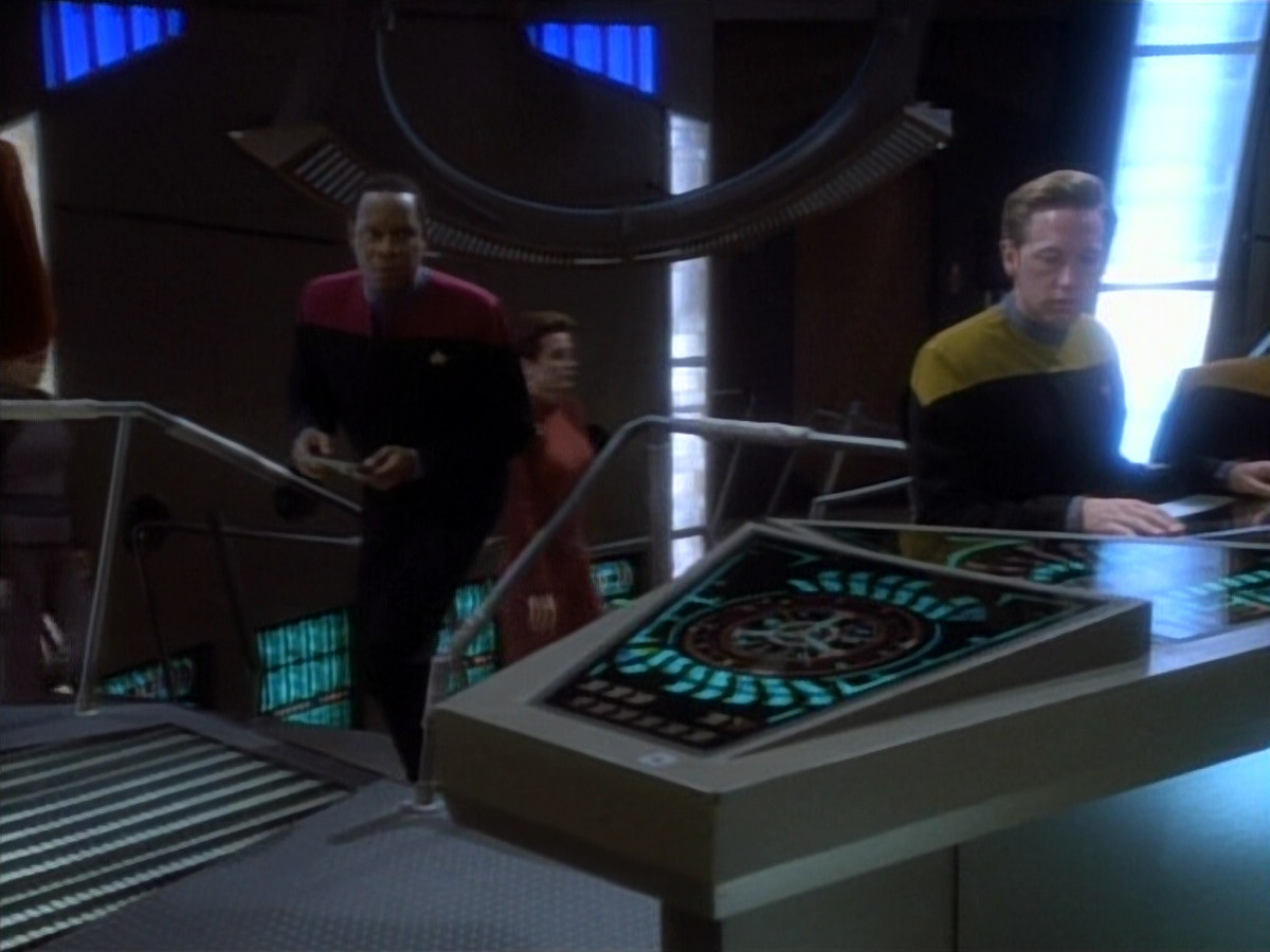 extant_StarTrekDS9_1x20-InTheHandsOfTheProphets_02744.jpg