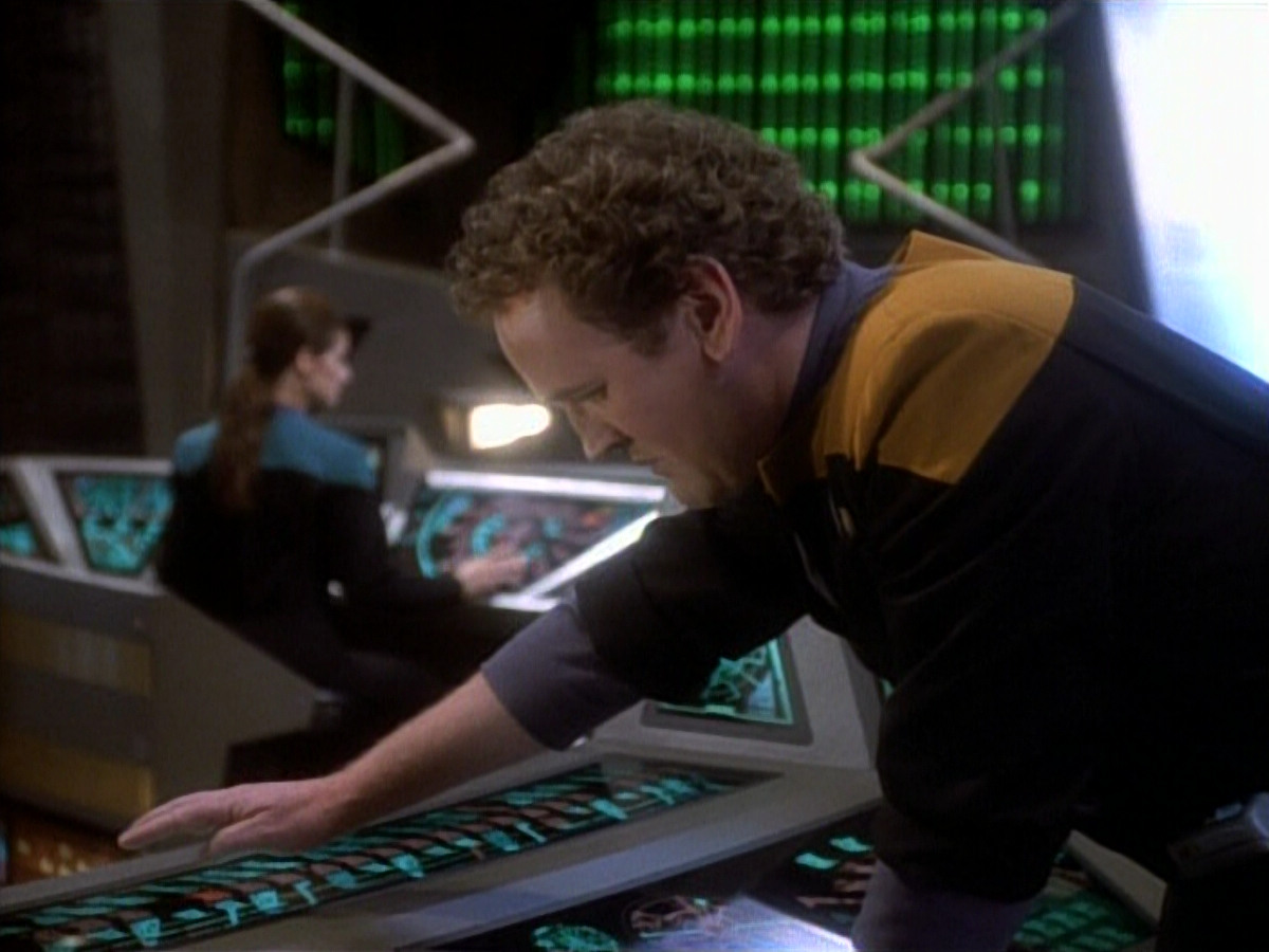 extant_StarTrekDS9_1x20-InTheHandsOfTheProphets_02954.jpg