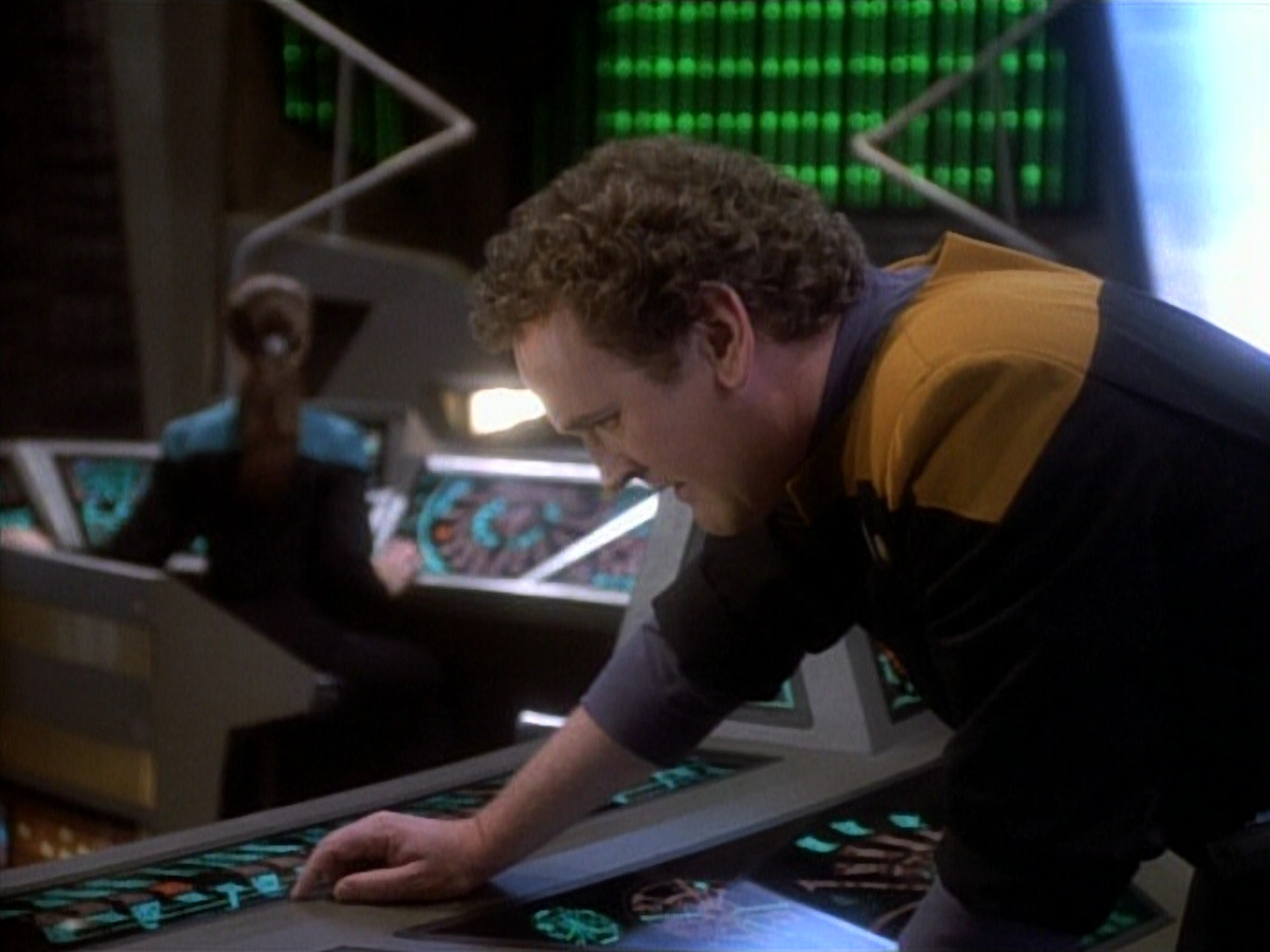 extant_StarTrekDS9_1x20-InTheHandsOfTheProphets_02966.jpg