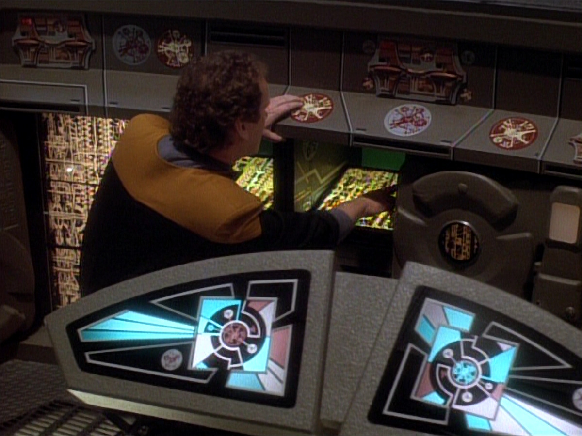 extant_StarTrekDS9_1x20-InTheHandsOfTheProphets_03009.jpg