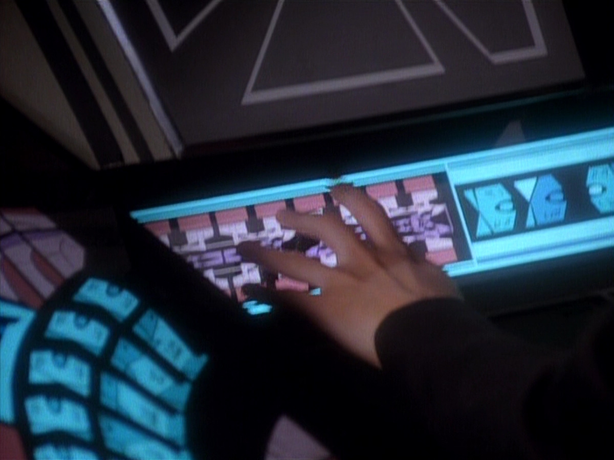 extant_StarTrekDS9_1x20-InTheHandsOfTheProphets_03023.jpg