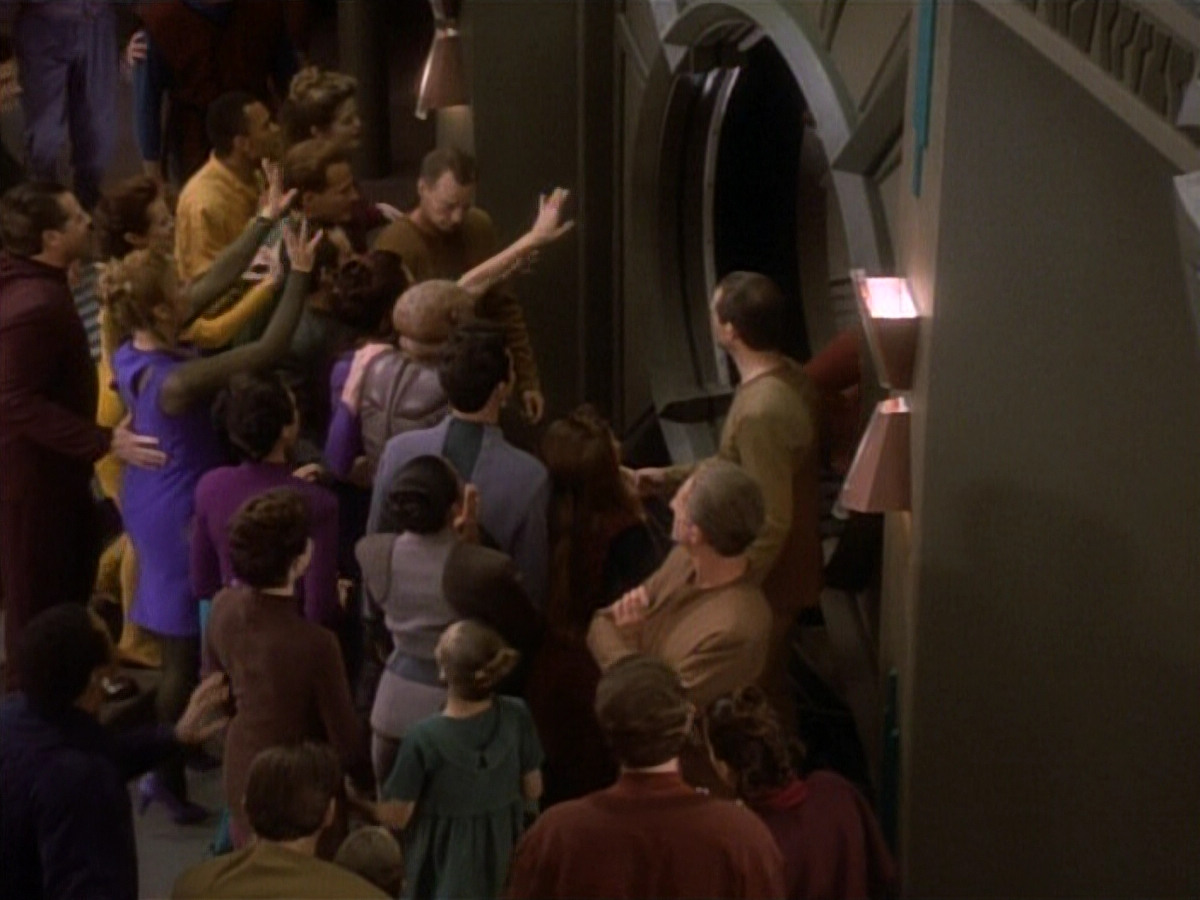 extant_StarTrekDS9_1x20-InTheHandsOfTheProphets_03048.jpg