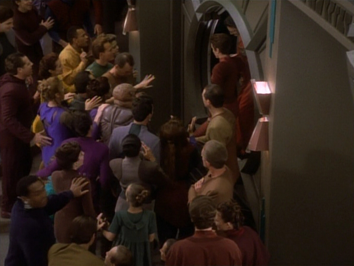 extant_StarTrekDS9_1x20-InTheHandsOfTheProphets_03049.jpg