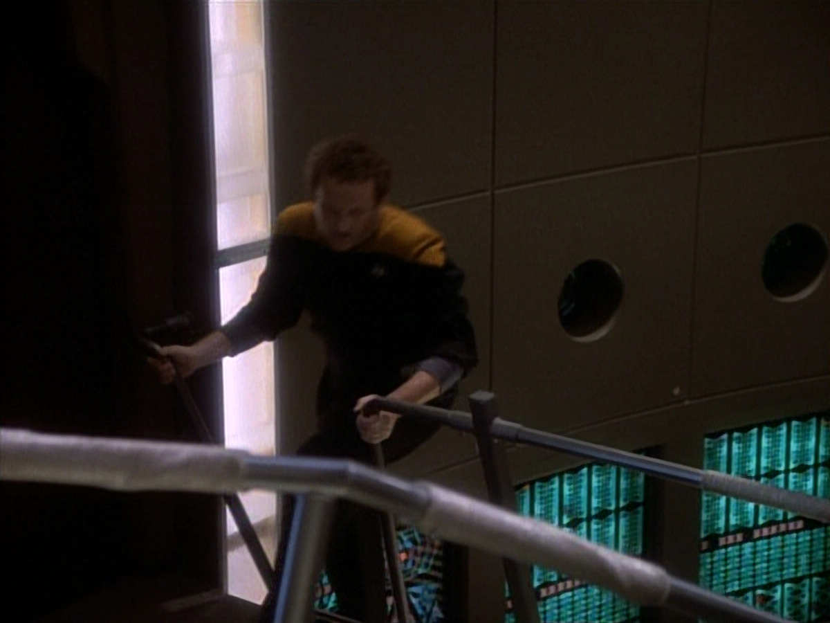 extant_StarTrekDS9_1x20-InTheHandsOfTheProphets_03102.jpg