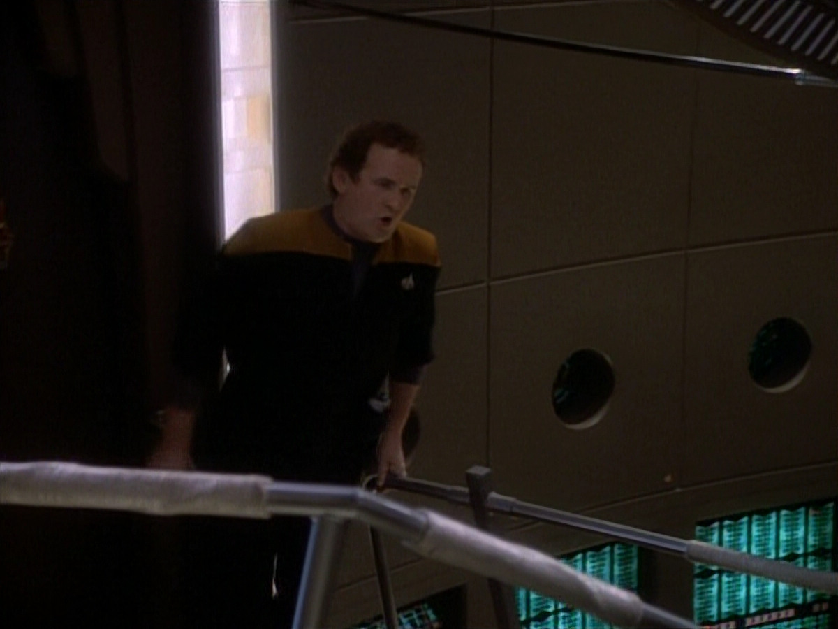 extant_StarTrekDS9_1x20-InTheHandsOfTheProphets_03103.jpg