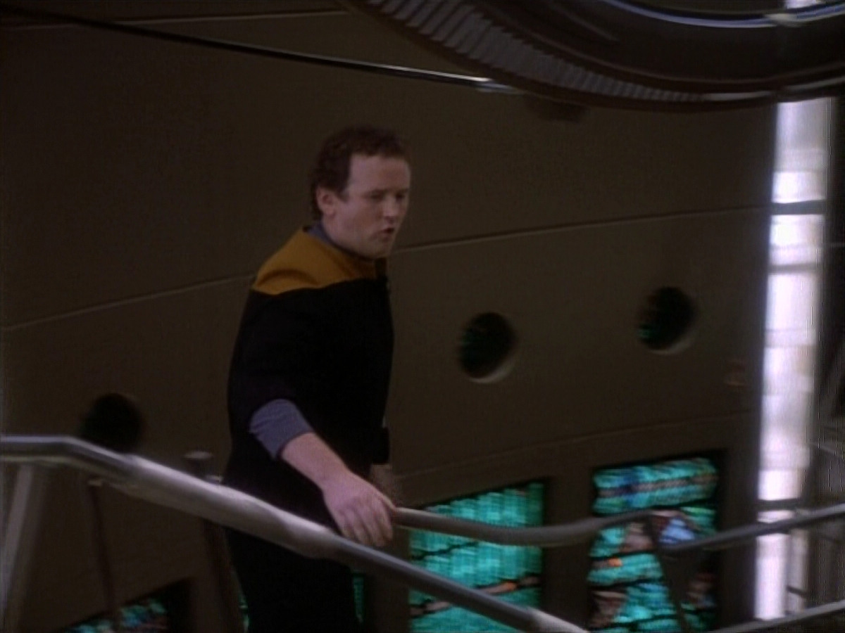 extant_StarTrekDS9_1x20-InTheHandsOfTheProphets_03104.jpg