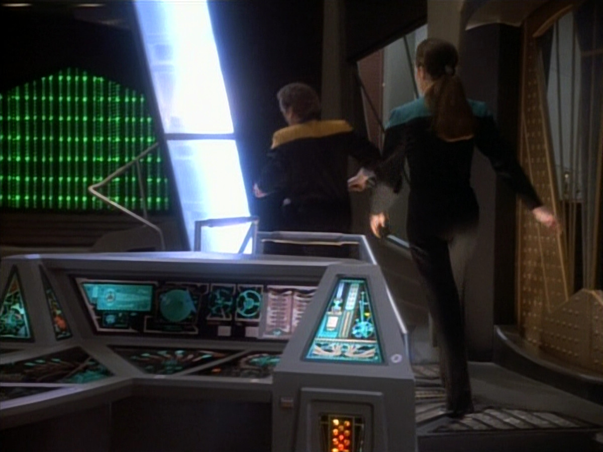 extant_StarTrekDS9_1x20-InTheHandsOfTheProphets_03175.jpg