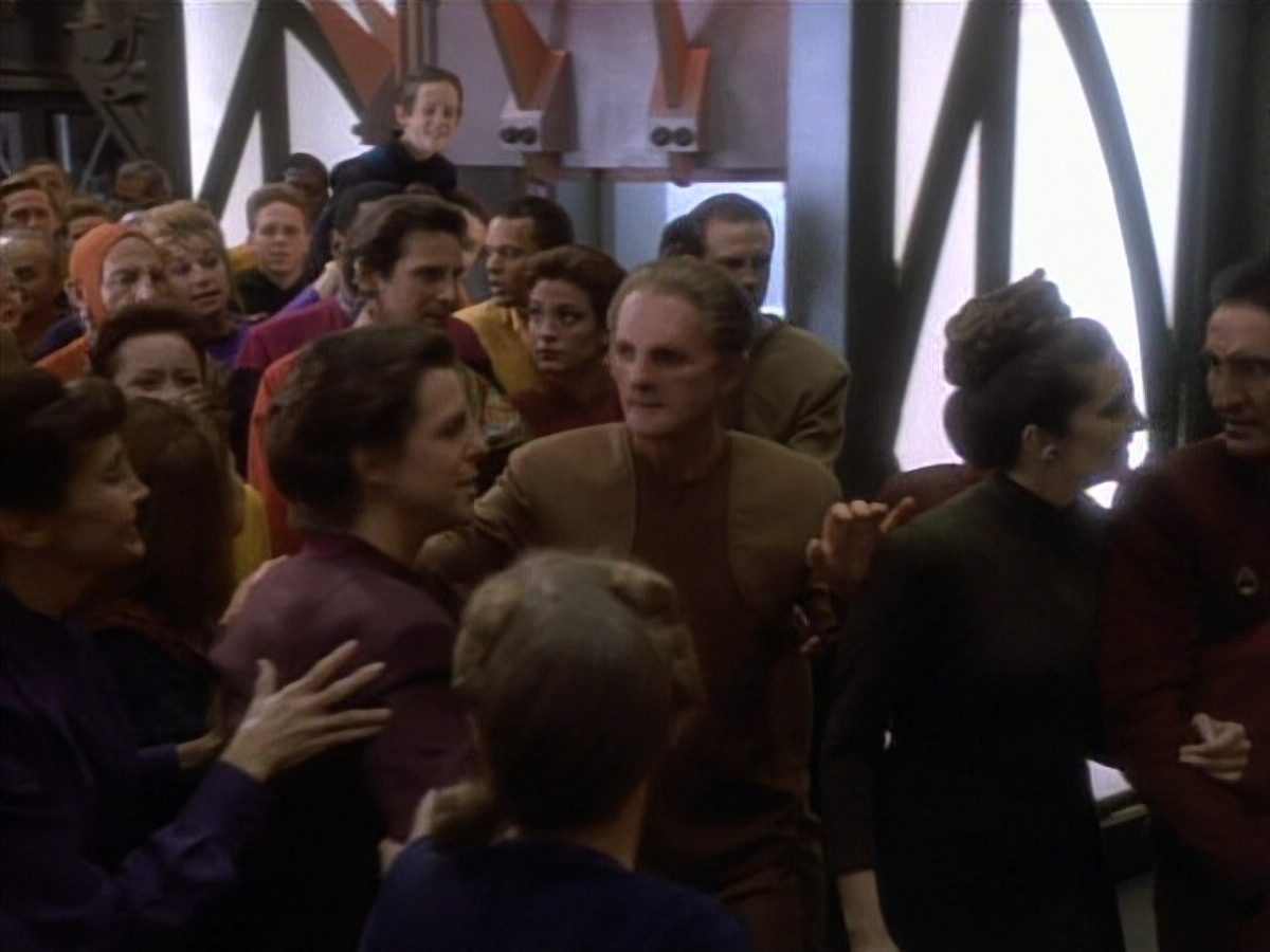 extant_StarTrekDS9_1x20-InTheHandsOfTheProphets_03187.jpg