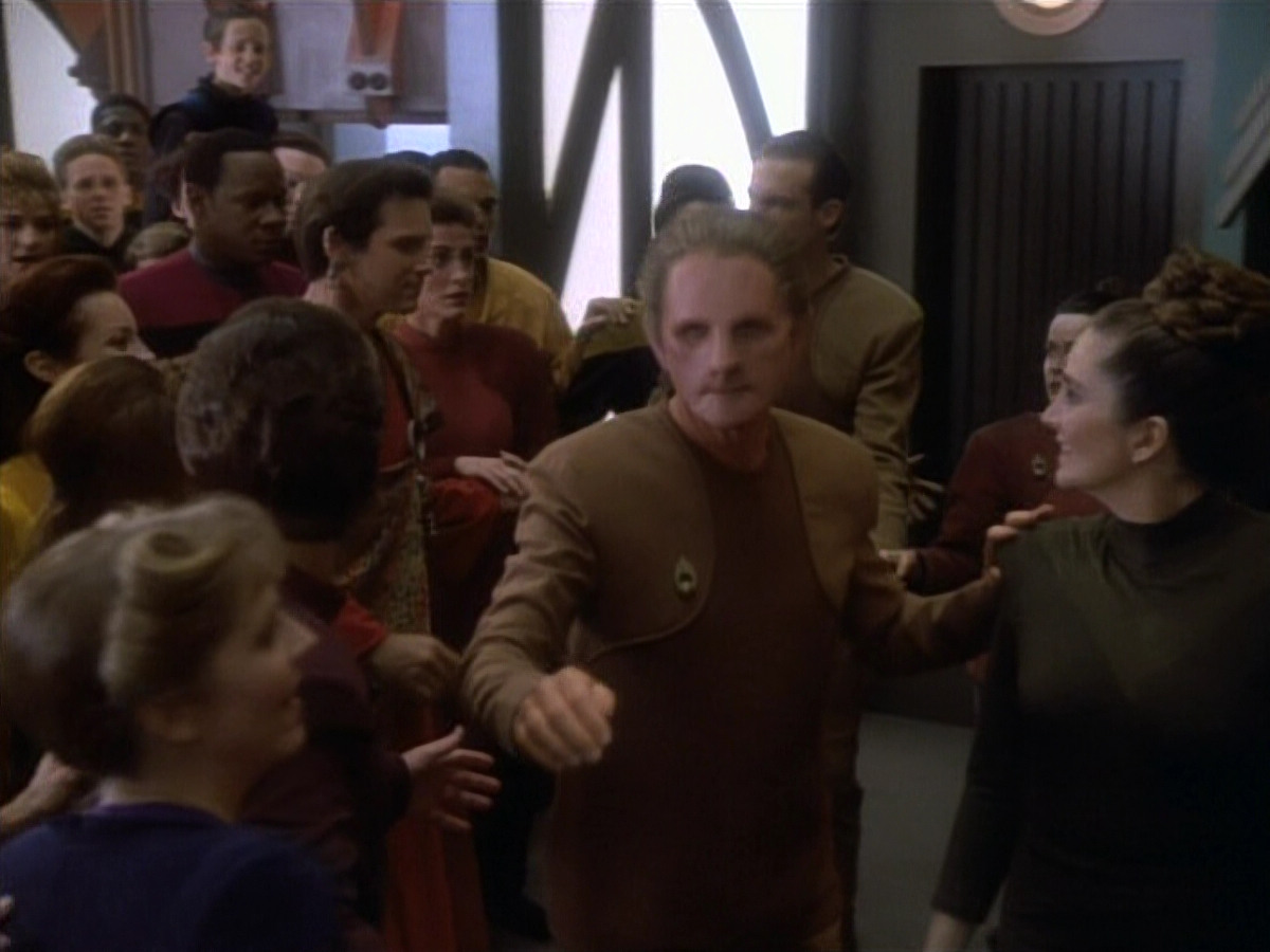 extant_StarTrekDS9_1x20-InTheHandsOfTheProphets_03189.jpg
