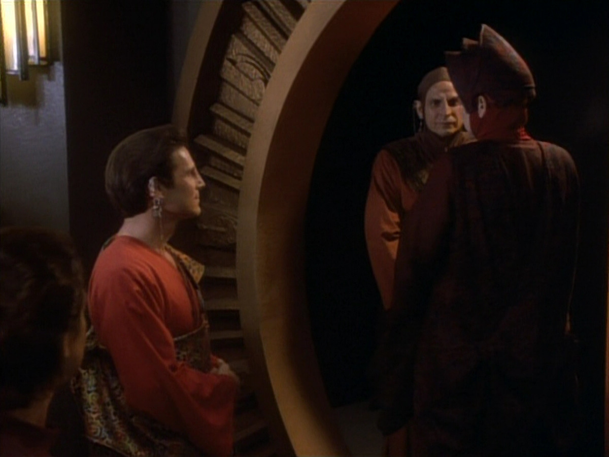 extant_StarTrekDS9_1x20-InTheHandsOfTheProphets_03195.jpg