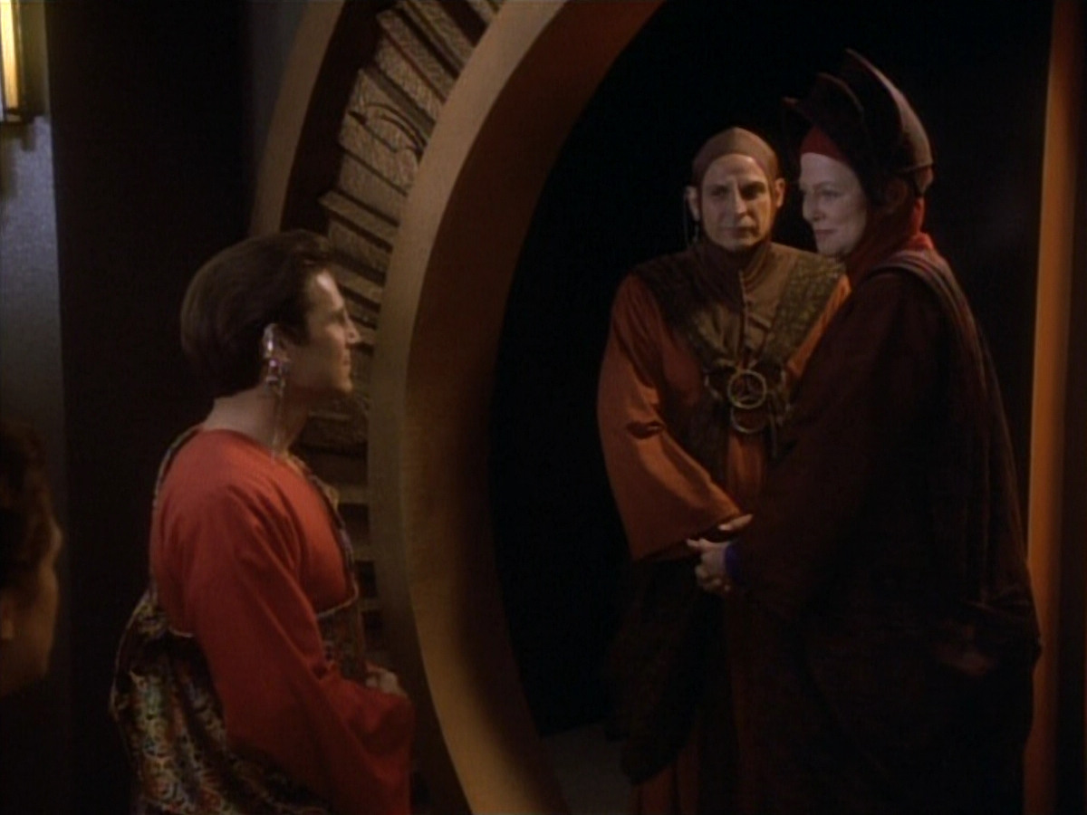 extant_StarTrekDS9_1x20-InTheHandsOfTheProphets_03197.jpg