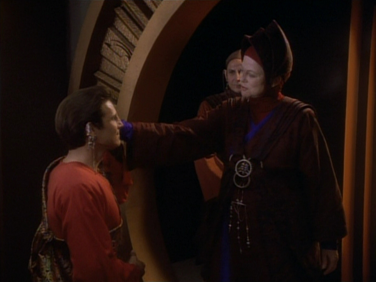 extant_StarTrekDS9_1x20-InTheHandsOfTheProphets_03200.jpg