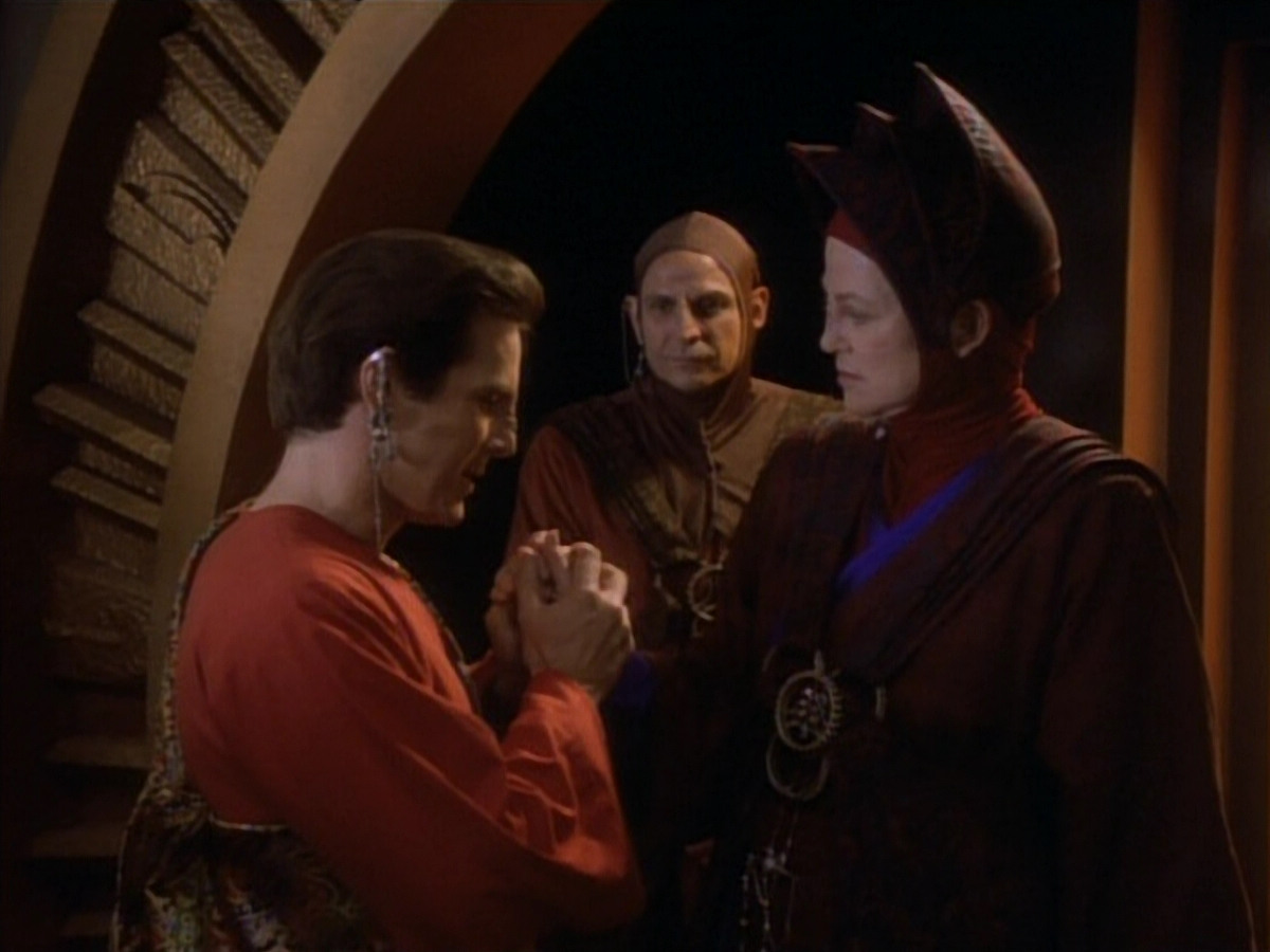 extant_StarTrekDS9_1x20-InTheHandsOfTheProphets_03204.jpg