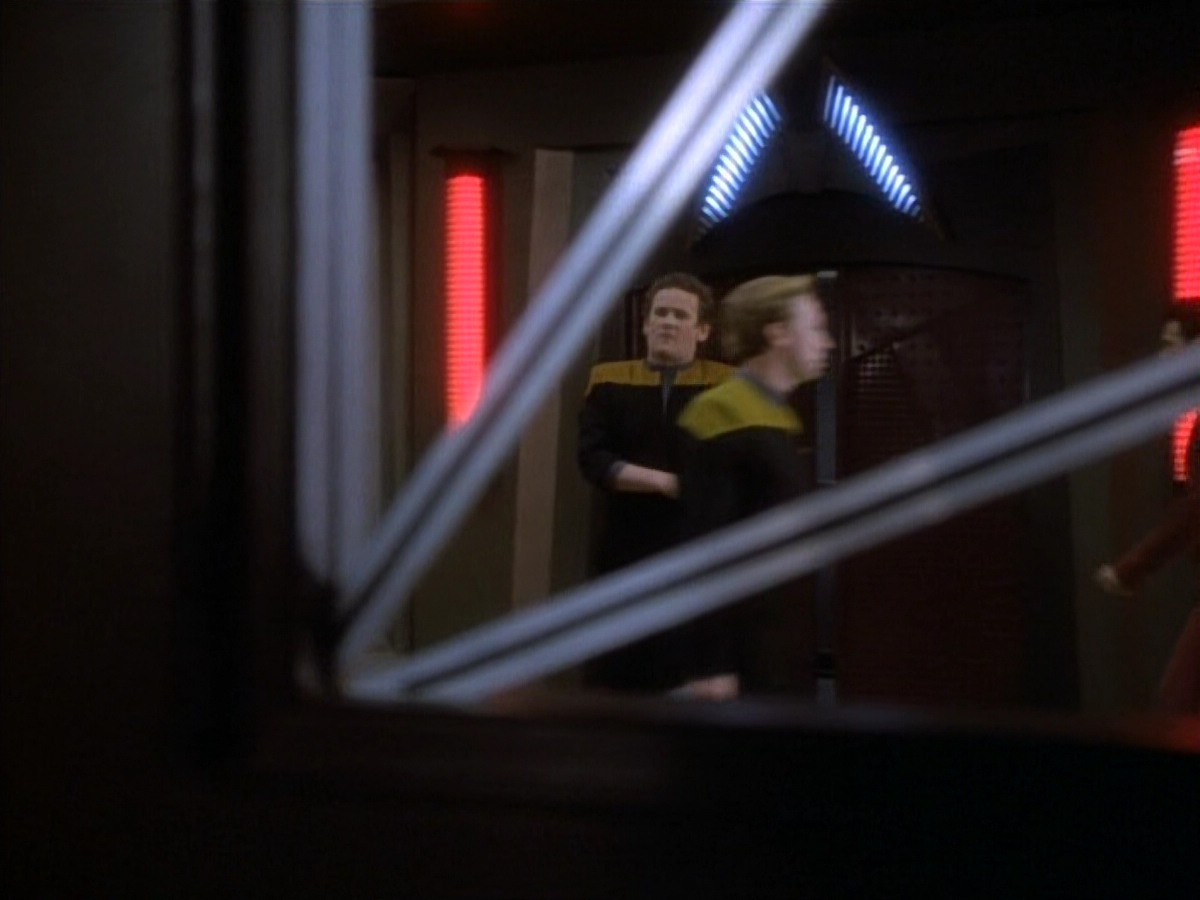 extant_StarTrekDS9_1x20-InTheHandsOfTheProphets_03251.jpg