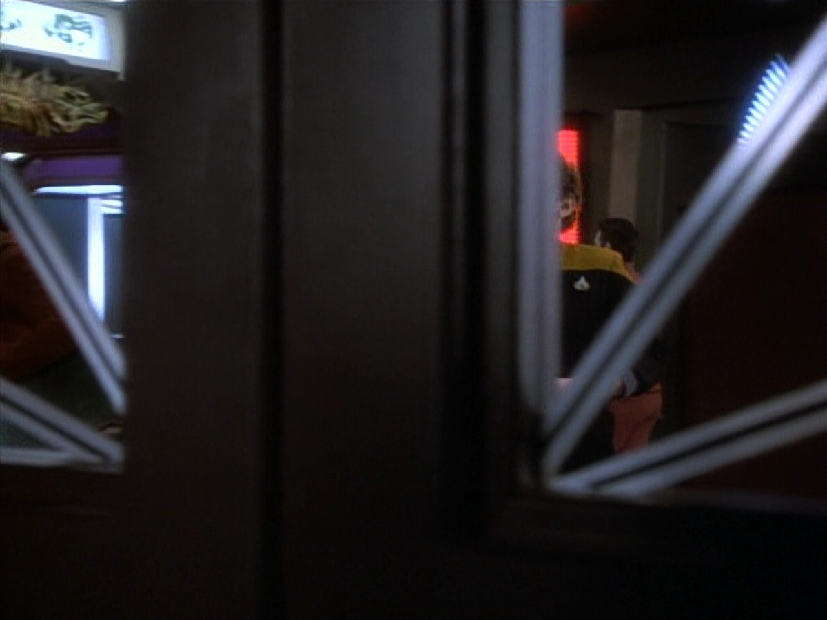 extant_StarTrekDS9_1x20-InTheHandsOfTheProphets_03253.jpg