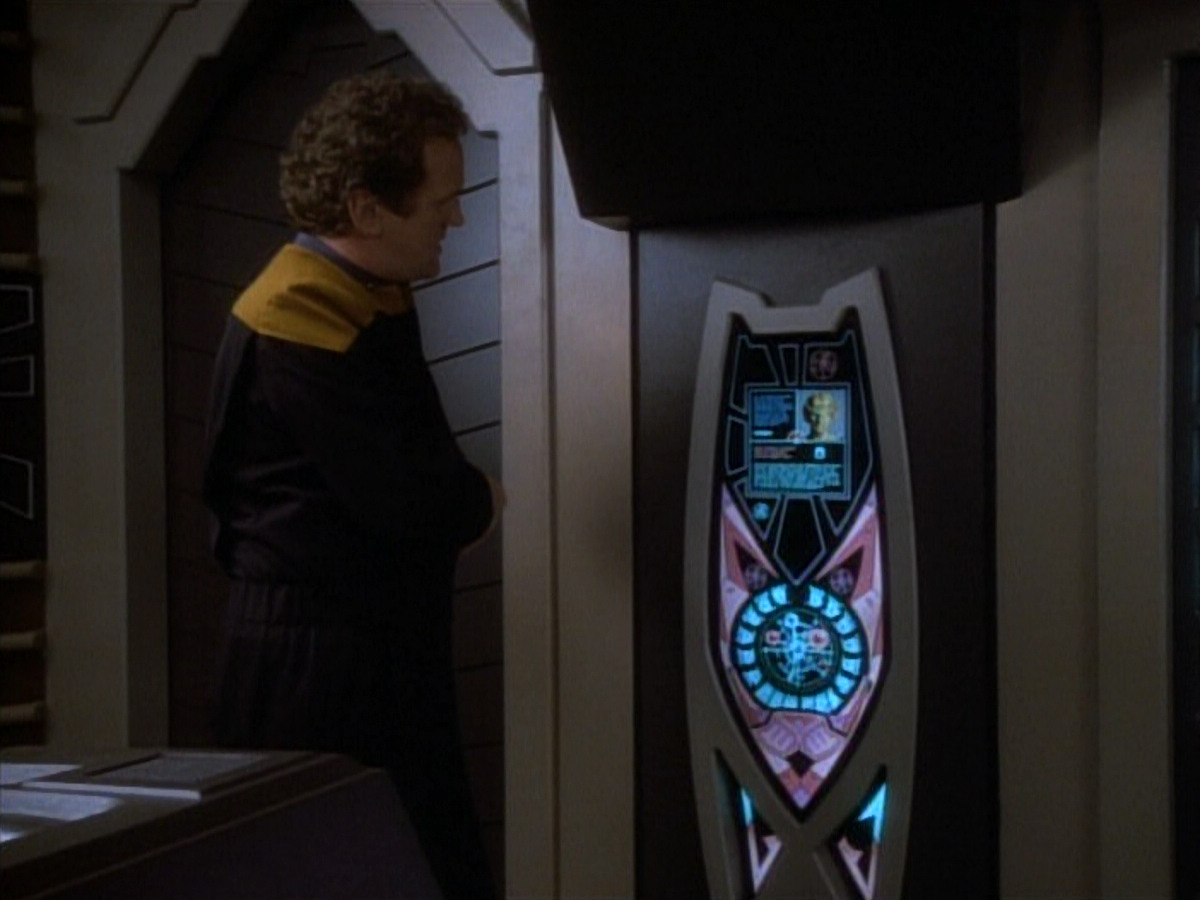extant_StarTrekDS9_1x20-InTheHandsOfTheProphets_03295.jpg