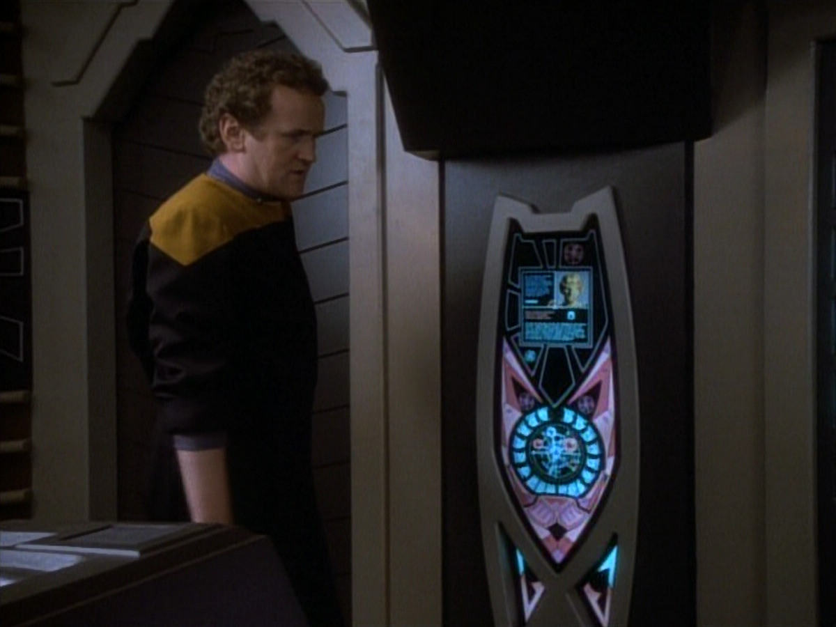 extant_StarTrekDS9_1x20-InTheHandsOfTheProphets_03298.jpg