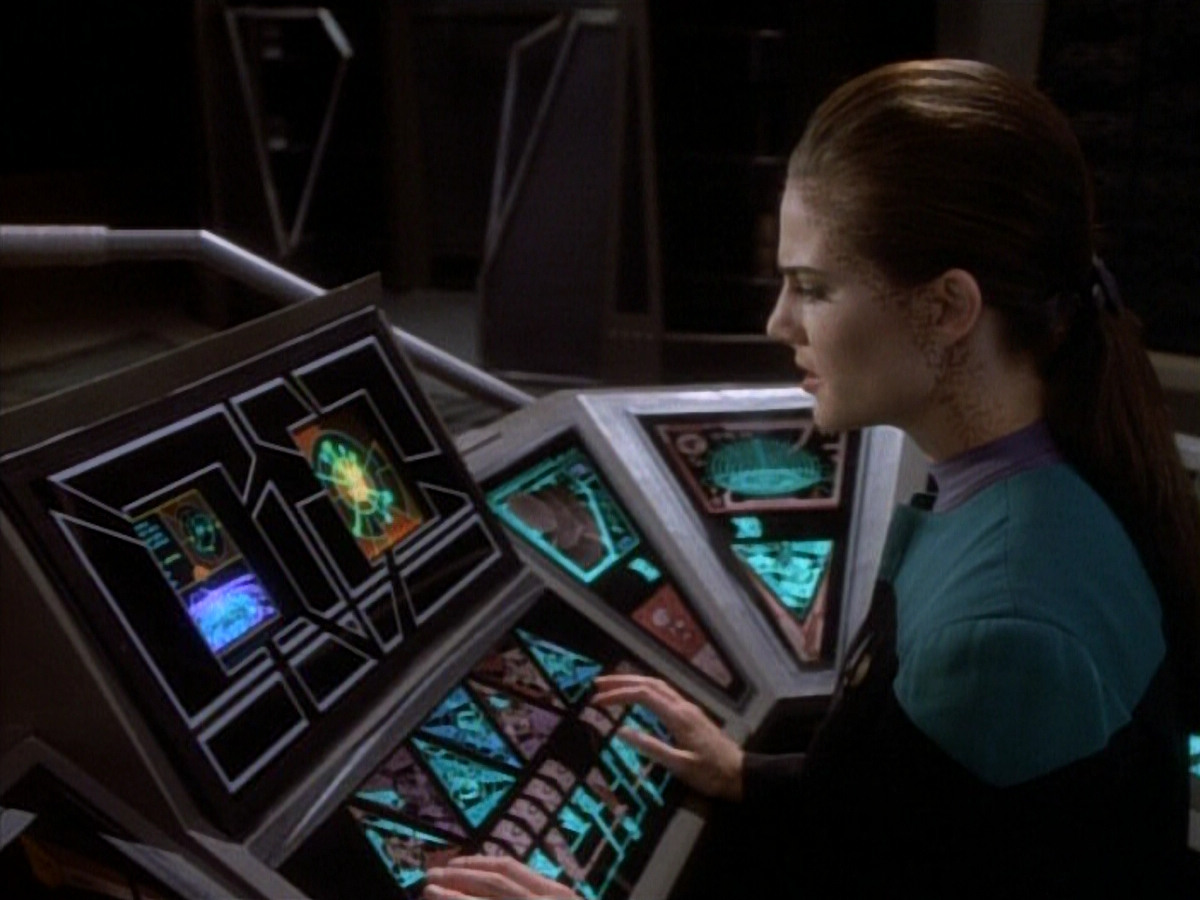 extant_StarTrekDS9_1x20-InTheHandsOfTheProphets_03353.jpg