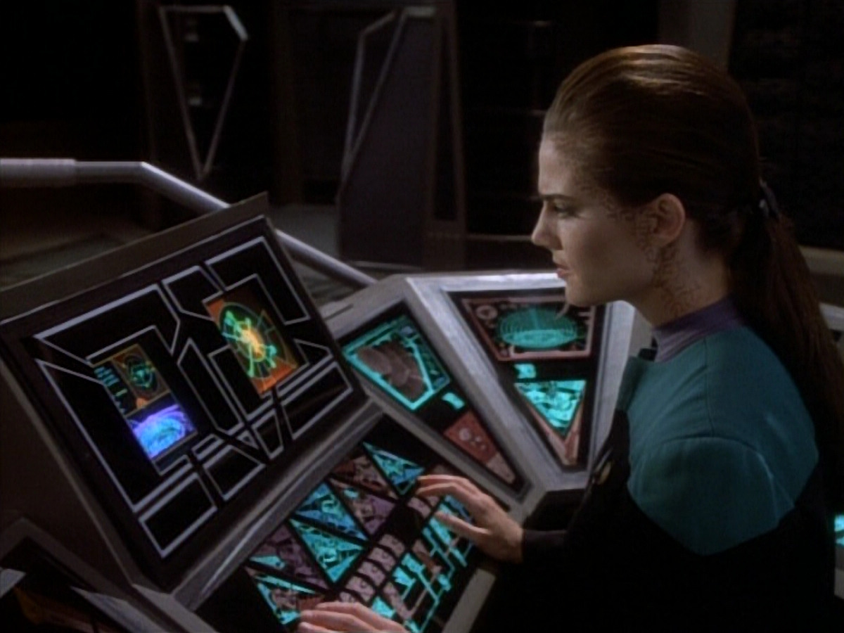 extant_StarTrekDS9_1x20-InTheHandsOfTheProphets_03354.jpg
