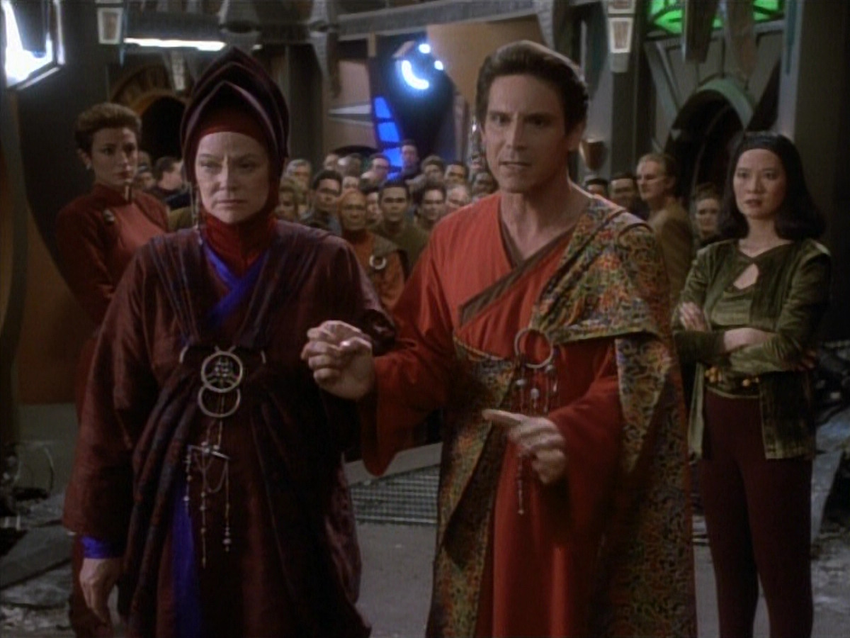 extant_StarTrekDS9_1x20-InTheHandsOfTheProphets_03405.jpg