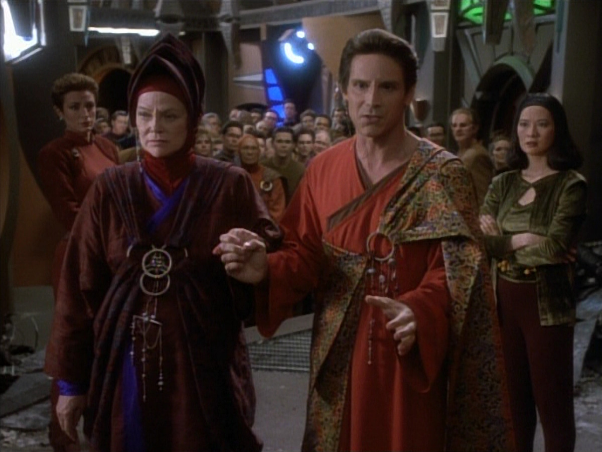 extant_StarTrekDS9_1x20-InTheHandsOfTheProphets_03407.jpg