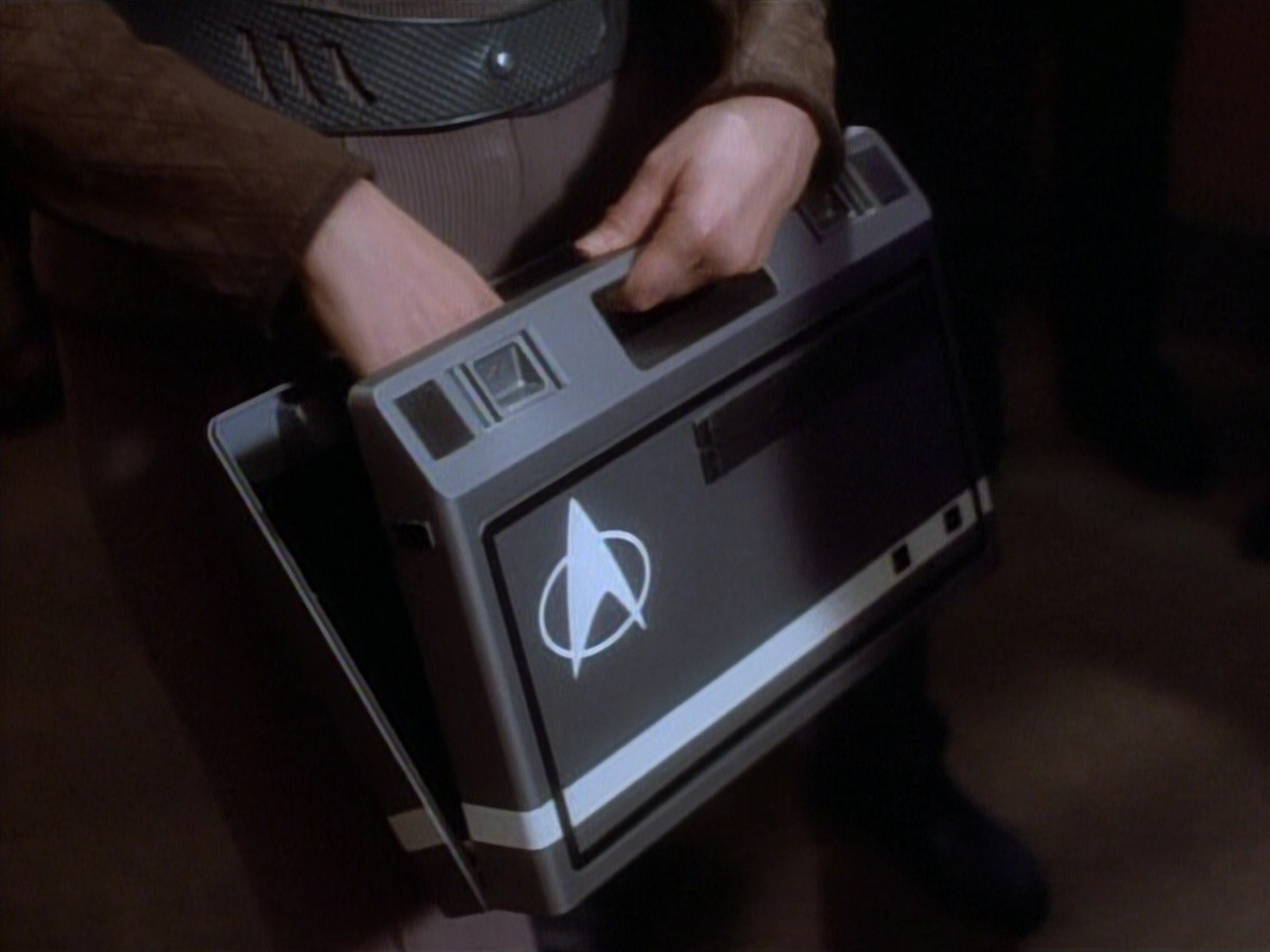 extant_StarTrekDS9_1x20-InTheHandsOfTheProphets_03457.jpg