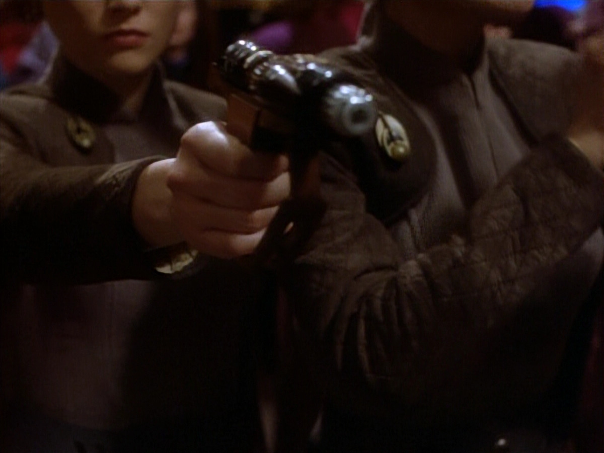 extant_StarTrekDS9_1x20-InTheHandsOfTheProphets_03470.jpg