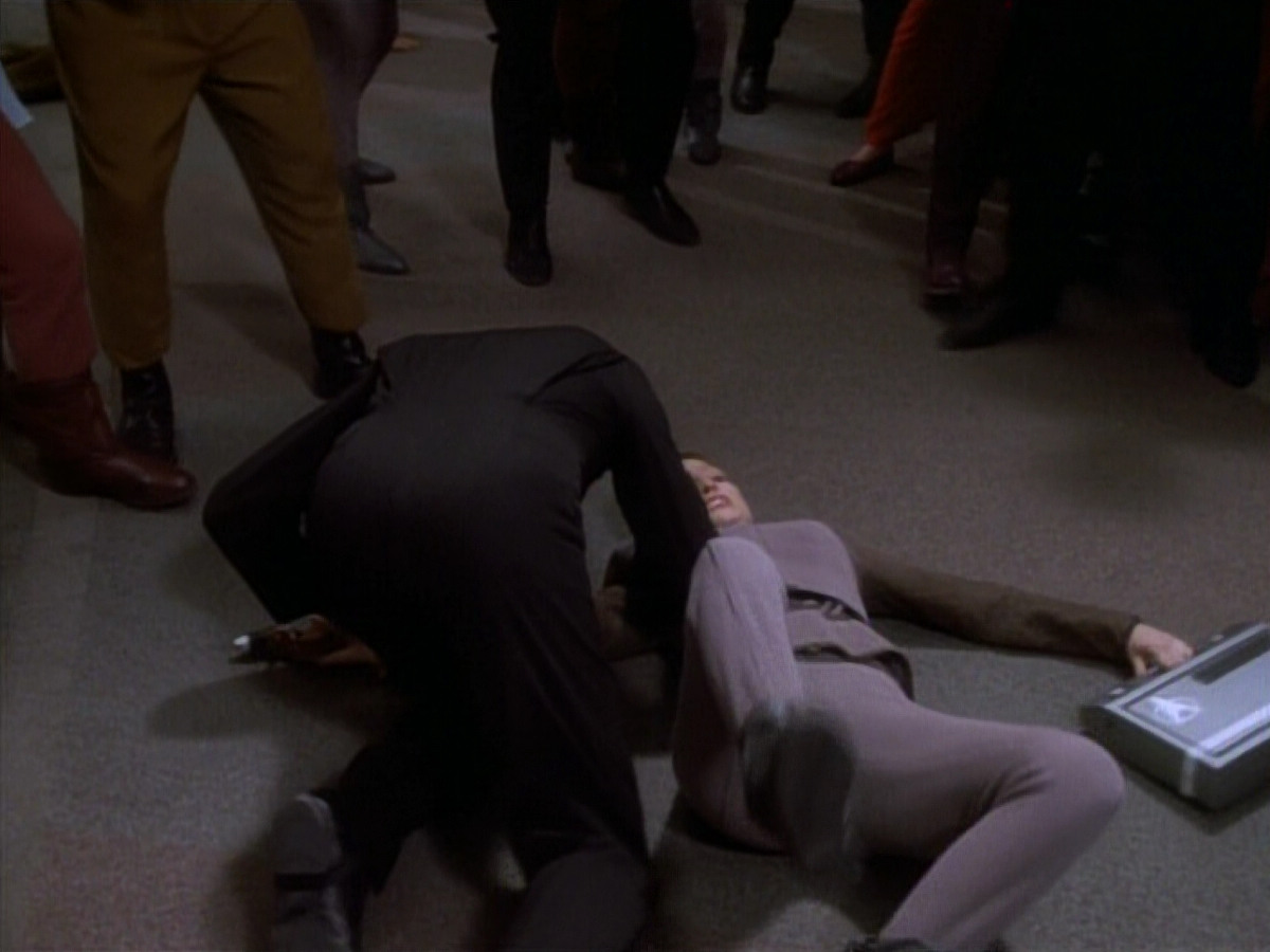 extant_StarTrekDS9_1x20-InTheHandsOfTheProphets_03502.jpg