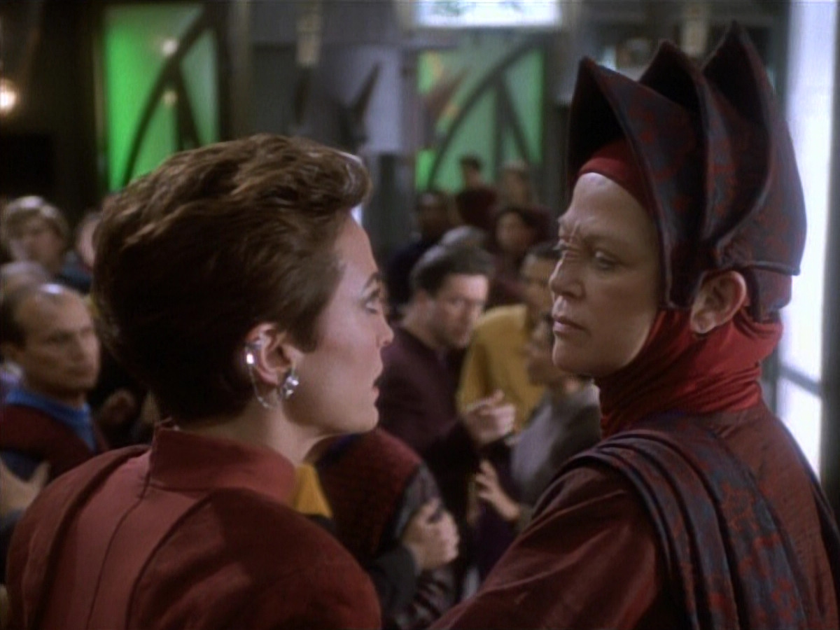 extant_StarTrekDS9_1x20-InTheHandsOfTheProphets_03545.jpg