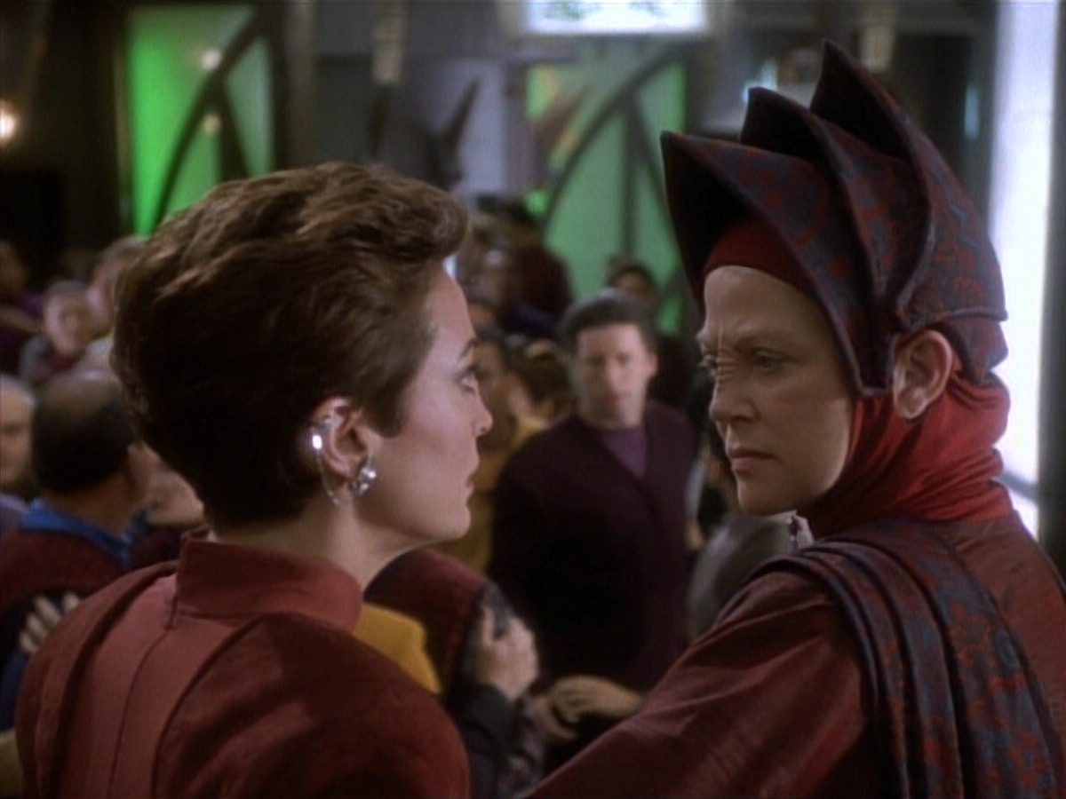 extant_StarTrekDS9_1x20-InTheHandsOfTheProphets_03548.jpg