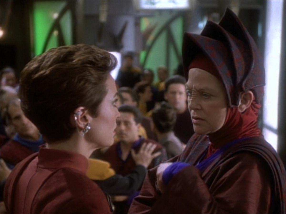 extant_StarTrekDS9_1x20-InTheHandsOfTheProphets_03556.jpg