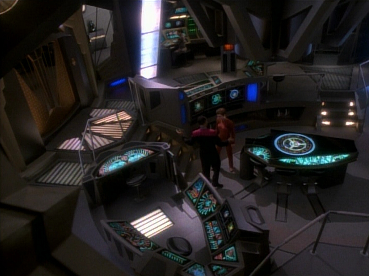 extant_StarTrekDS9_1x20-InTheHandsOfTheProphets_03733.jpg