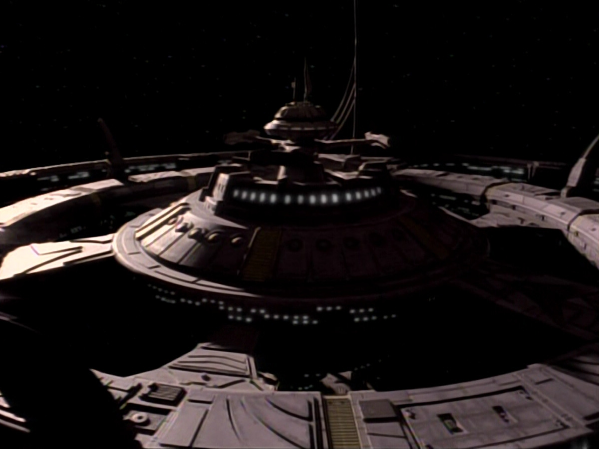 extant_StarTrekDS9_2x02-TheCircle_00105.jpg