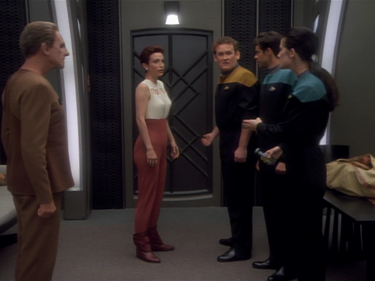 extant_StarTrekDS9_2x02-TheCircle_00717.jpg