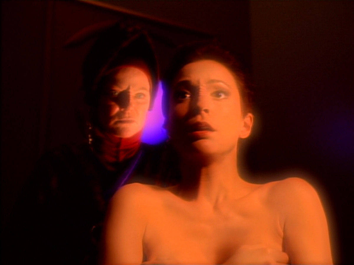 extant_StarTrekDS9_2x02-TheCircle_01478.jpg