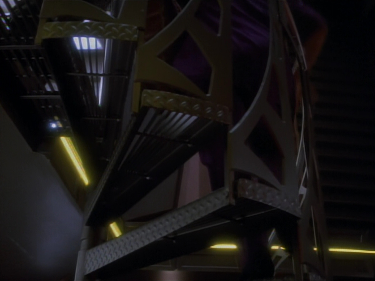 extant_StarTrekDS9_2x03-TheSiege_00548.jpg