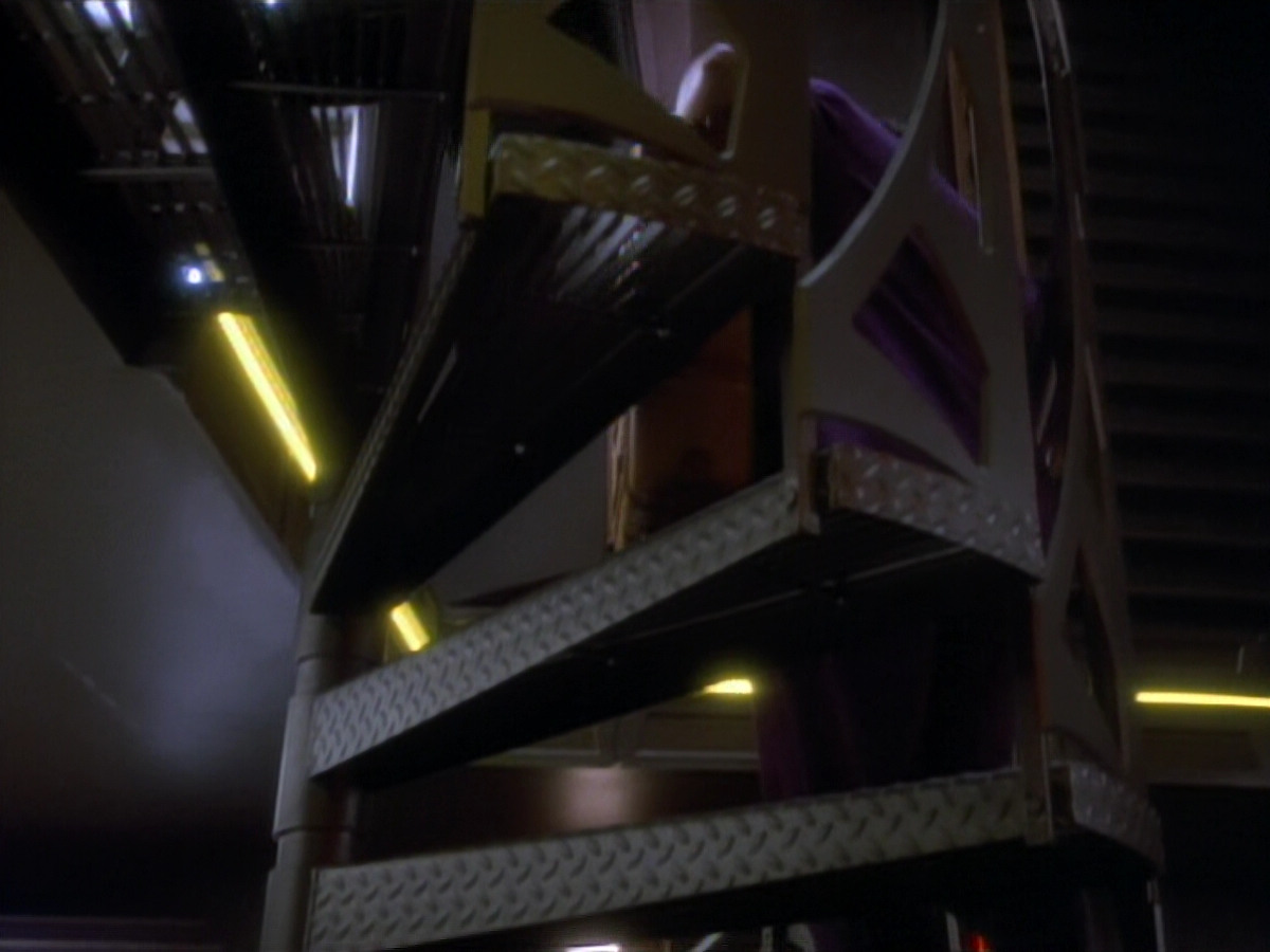 extant_StarTrekDS9_2x03-TheSiege_00549.jpg