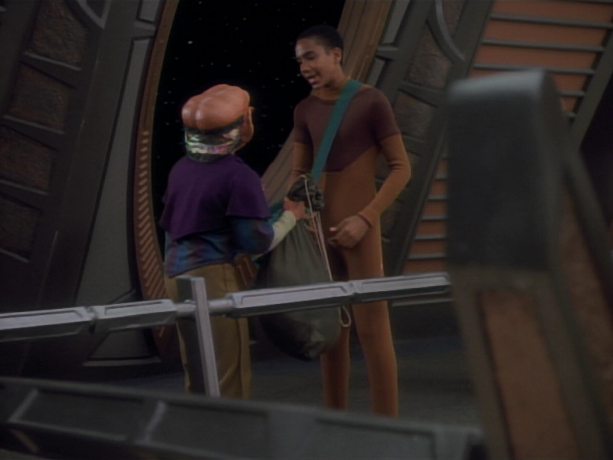 extant_StarTrekDS9_2x03-TheSiege_00685.jpg