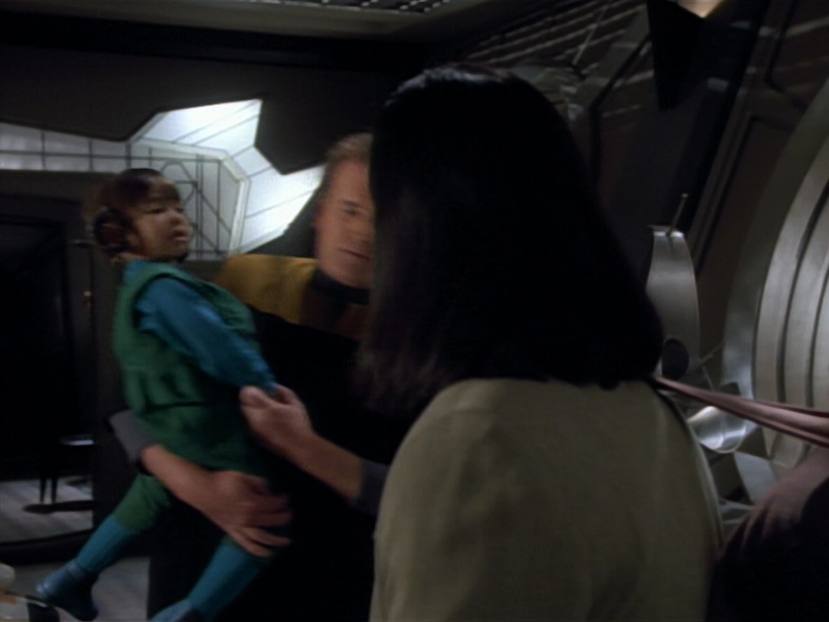 extant_StarTrekDS9_2x03-TheSiege_00815.jpg