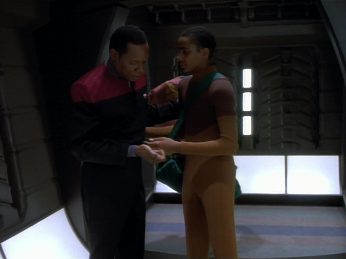 extant_StarTrekDS9_2x03-TheSiege_01211.jpg