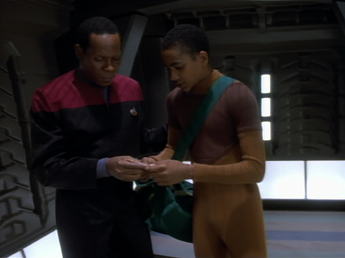 extant_StarTrekDS9_2x03-TheSiege_01213.jpg