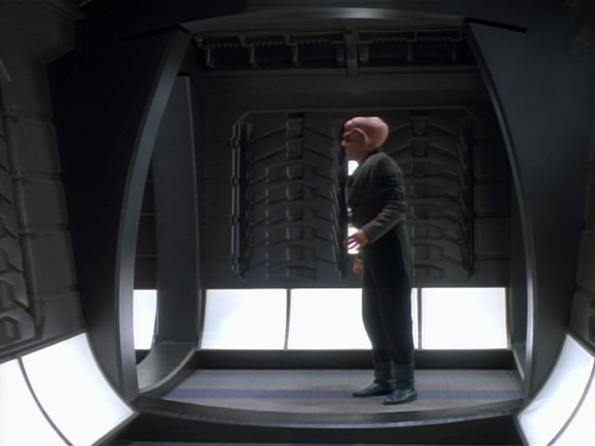 extant_StarTrekDS9_2x03-TheSiege_01299.jpg