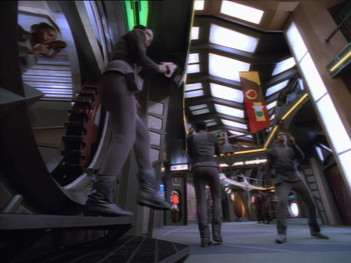 extant_StarTrekDS9_2x03-TheSiege_01384.jpg