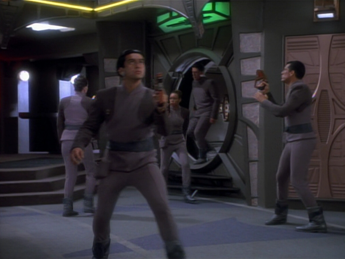 extant_StarTrekDS9_2x03-TheSiege_01386.jpg