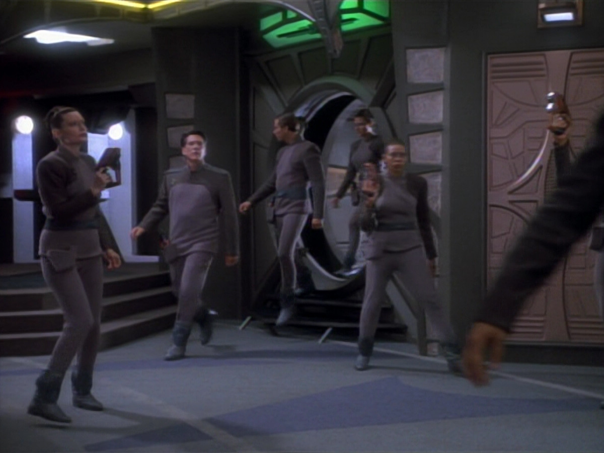 extant_StarTrekDS9_2x03-TheSiege_01388.jpg