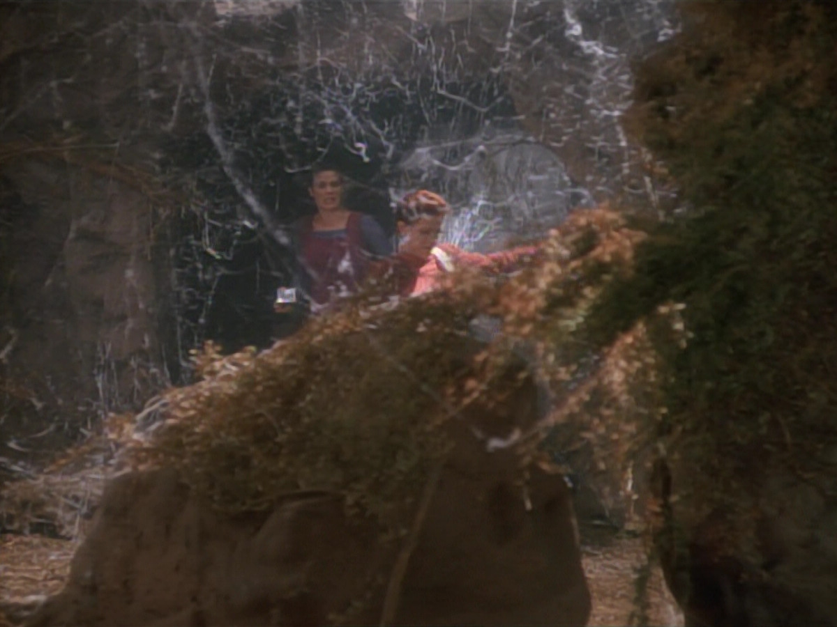 extant_StarTrekDS9_2x03-TheSiege_01465.jpg