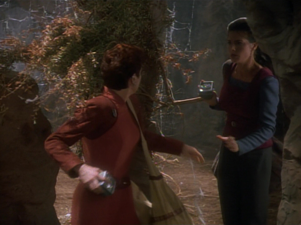 extant_StarTrekDS9_2x03-TheSiege_01478.jpg