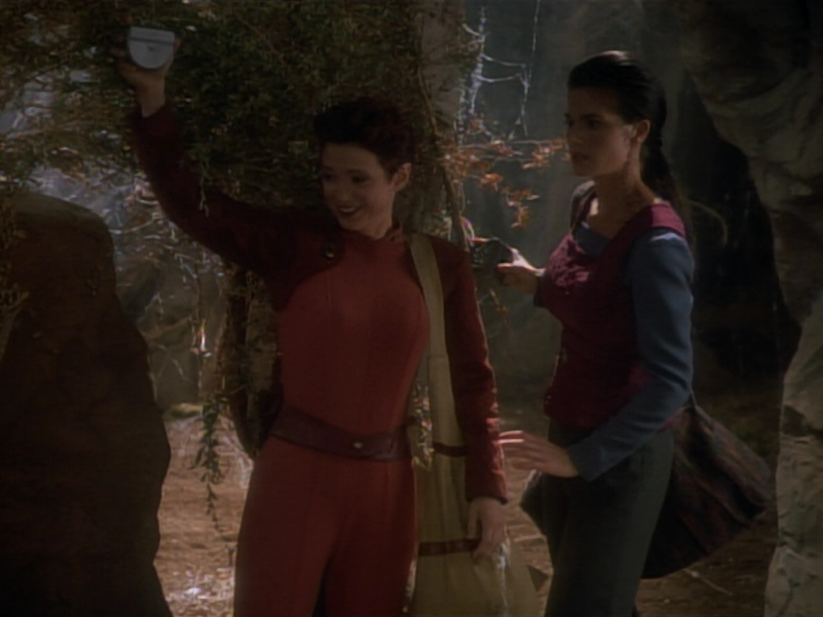 extant_StarTrekDS9_2x03-TheSiege_01483.jpg